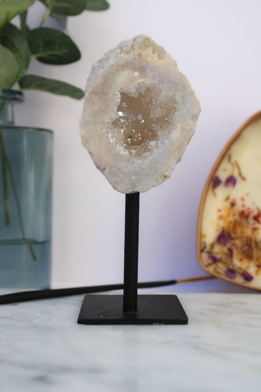 Geode Stand